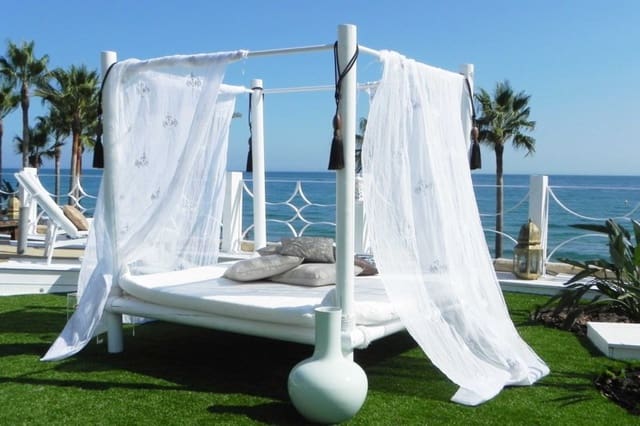 7 soveværelse Villa til salg i Los Monteros, Marbella med swimmingpool garage - € 17.000.000 (Ref: 7989177)