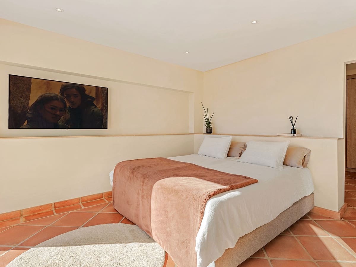 4 quarto Moradia para venda em El Madronal com piscina garagem - 3 450 000 € (Ref: 8399476)