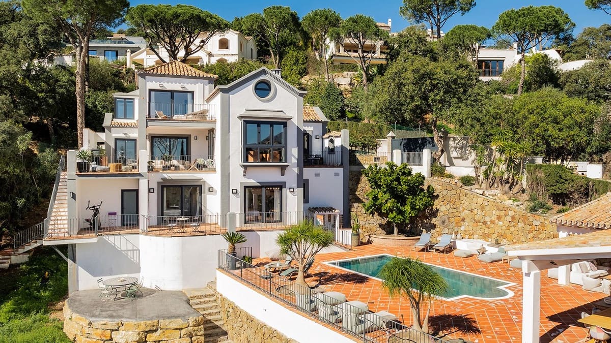 4 quarto Moradia para venda em El Madronal com piscina garagem - 3 450 000 € (Ref: 8399476)