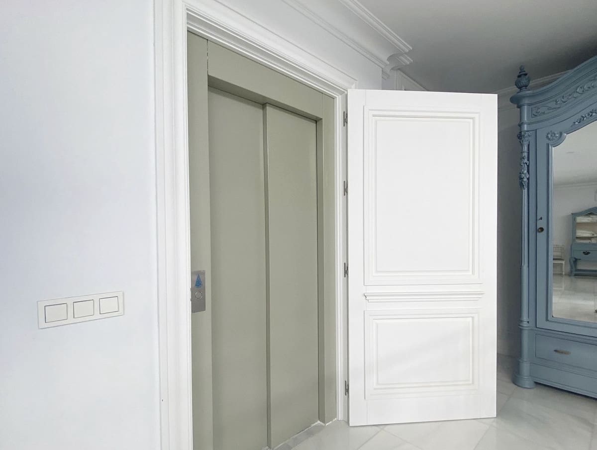 13 soveværelse Villa til salg i Marbella med swimmingpool garage - € 4.400.000 (Ref: 8421096)