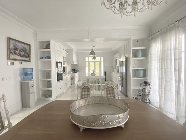 13 makuuhuone Huvila myytävänä paikassa Casco Antiguo, Marbella mukana uima-altaan 
autotalli - 4 400 000 € (Ref: 8421096)