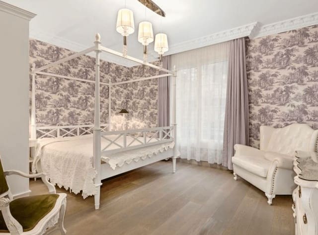 9 soverom Villa til salgs i Casco Antiguo, Marbella med svømmebasseng garasje - € 12 900 000 (Ref: 8441637)