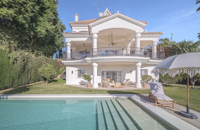 7 sypialnia Willa na sprzedaż w Las Brisas, Marbella z basenem garażem - 3 850 000 € (Ref: 8441764)