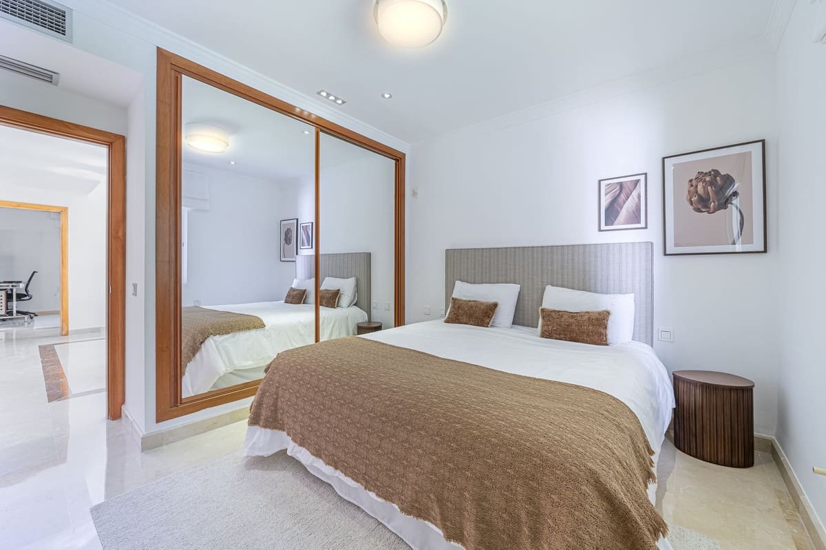 7 sypialnia Willa na sprzedaż w Nueva Andalucia z basenem garażem - 3 850 000 € (Ref: 8441764)