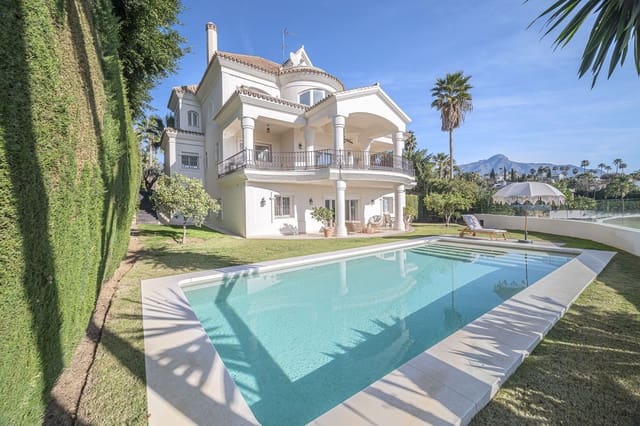 7 sypialnia Willa na sprzedaż w Las Brisas, Marbella z basenem garażem - 3 850 000 € (Ref: 8441764)