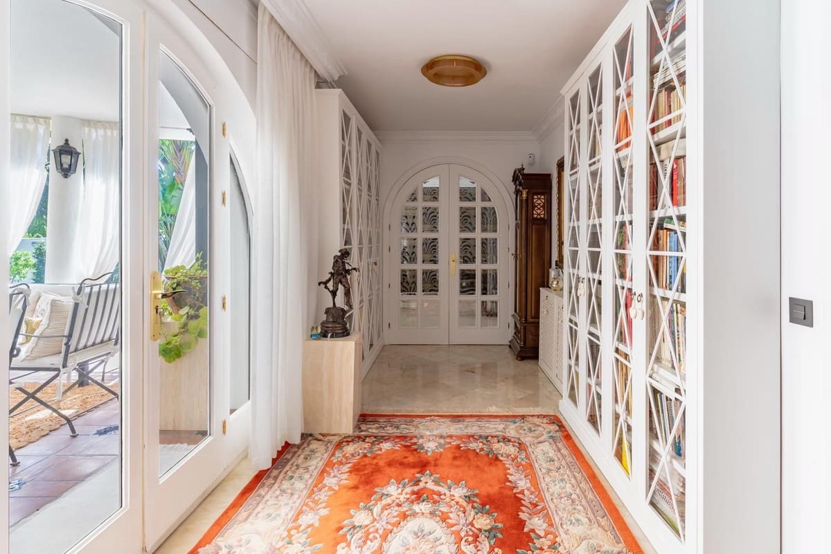 5 soveværelse Villa til salg i Marbella - € 3.250.000 (Ref: 8441798)