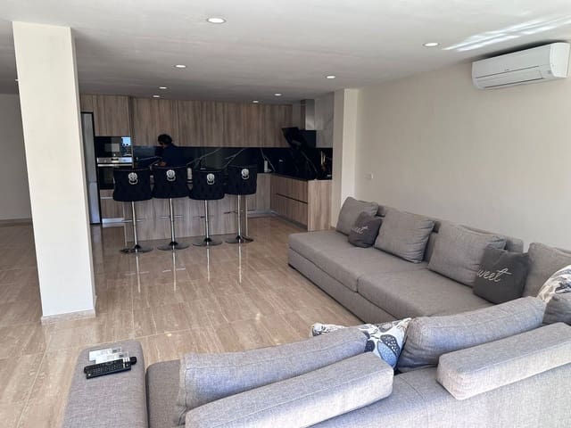 6 bedroom Villa for sale in Las Brisas, Marbella with pool garage - € 3,500,000 (Ref: 8441827)