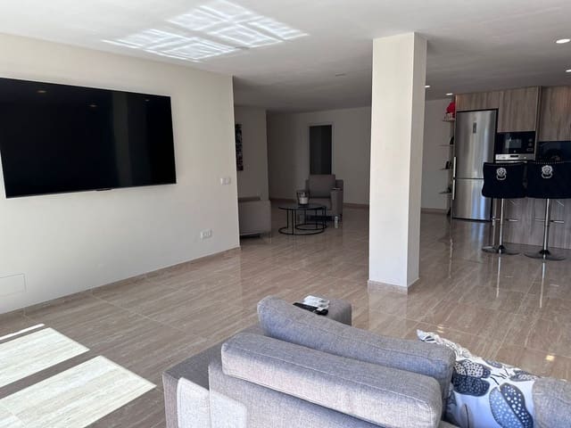 6 bedroom Villa for sale in Las Brisas, Marbella with pool garage - € 3,500,000 (Ref: 8441827)