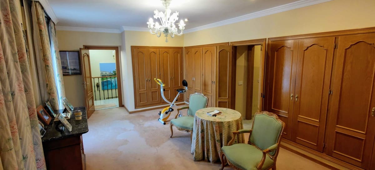 8 sypialnia Willa na sprzedaż w Guadalmina z basenem garażem - 6 000 000 € (Ref: 8441835)