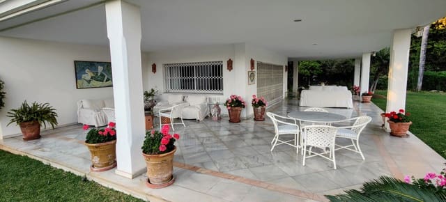 8 sypialnia Willa na sprzedaż w Guadalmina Baja, Marbella z basenem garażem - 6 000 000 € (Ref: 8441835)