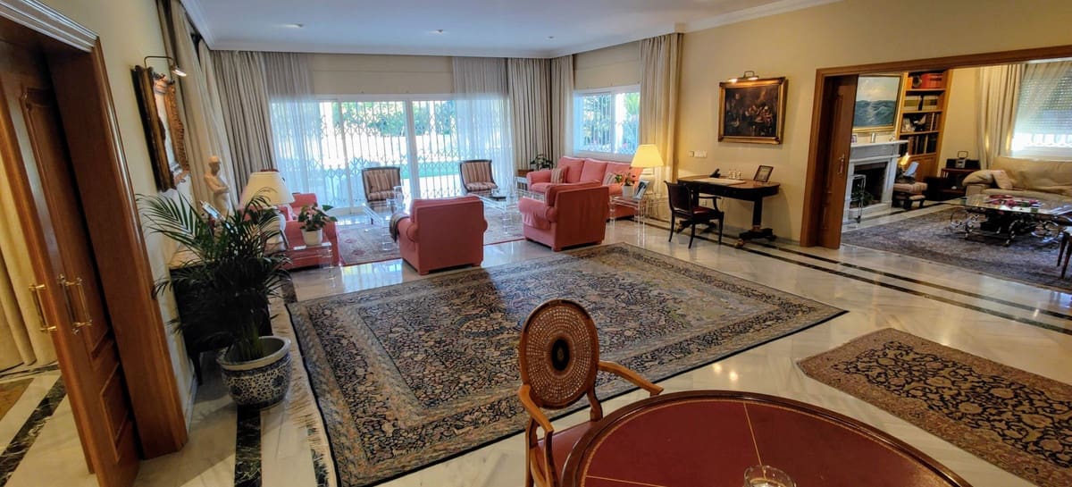 8 sypialnia Willa na sprzedaż w Guadalmina z basenem garażem - 6 000 000 € (Ref: 8441835)