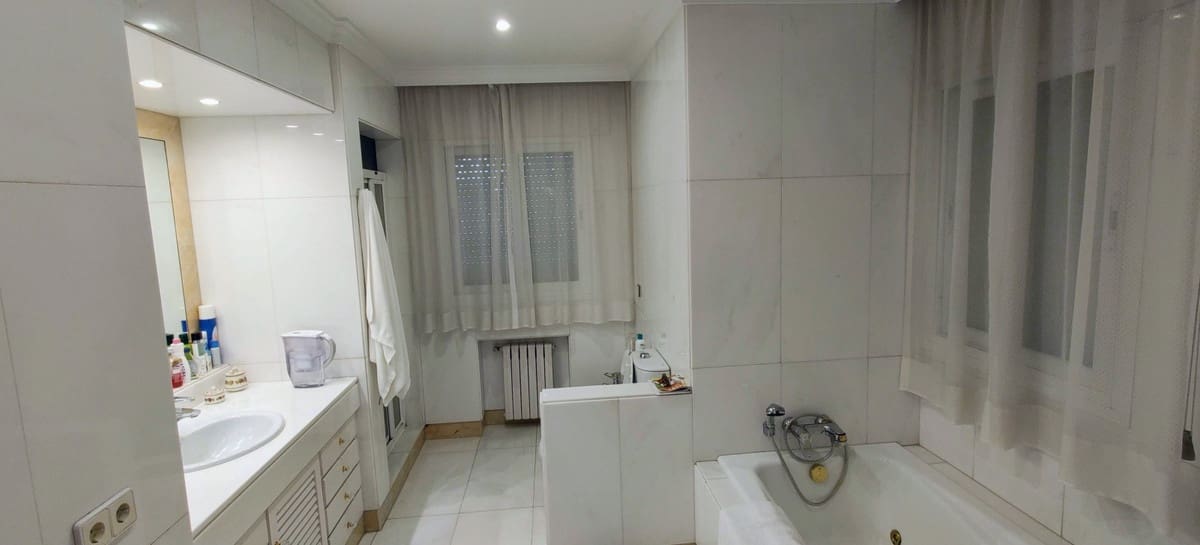 8 sypialnia Willa na sprzedaż w Guadalmina z basenem garażem - 6 000 000 € (Ref: 8441835)