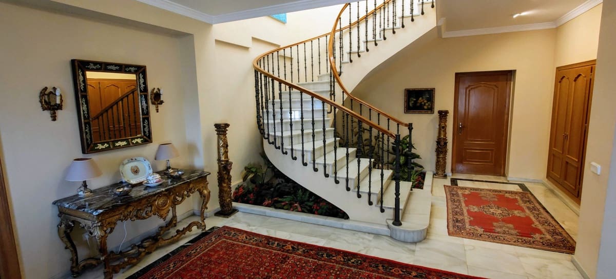 8 sypialnia Willa na sprzedaż w Guadalmina z basenem garażem - 6 000 000 € (Ref: 8441835)