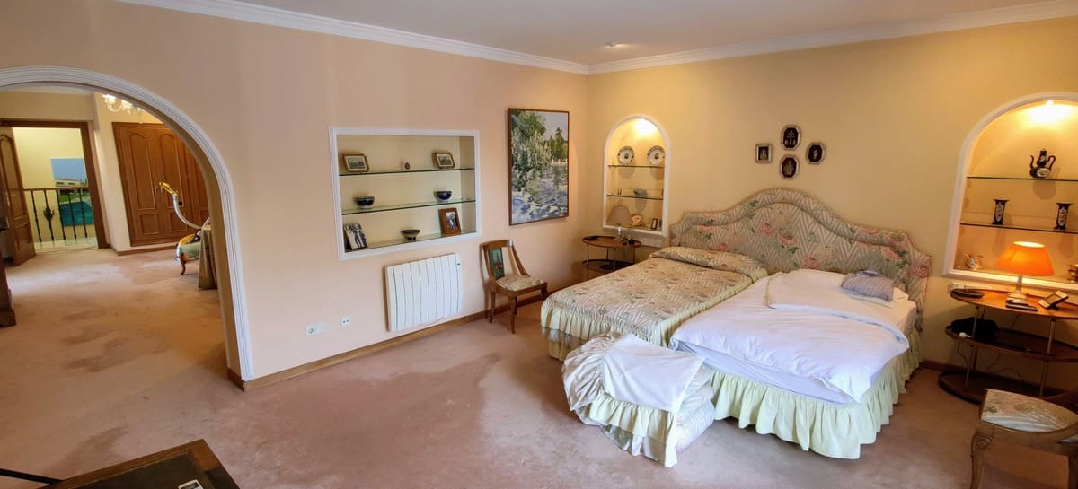 8 sypialnia Willa na sprzedaż w Guadalmina z basenem garażem - 6 000 000 € (Ref: 8441835)