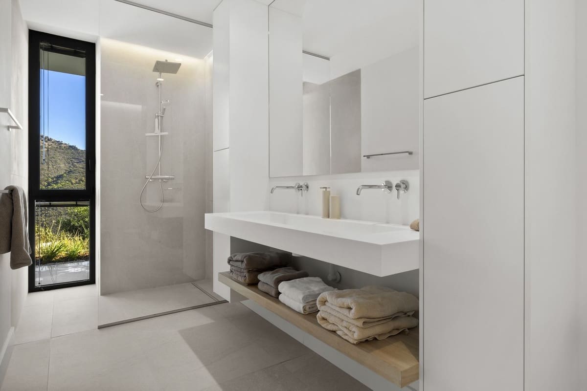 6 slaapkamer Villa te koop in Benahavis met zwembad - € 4.895.000 (Ref: 8441839)