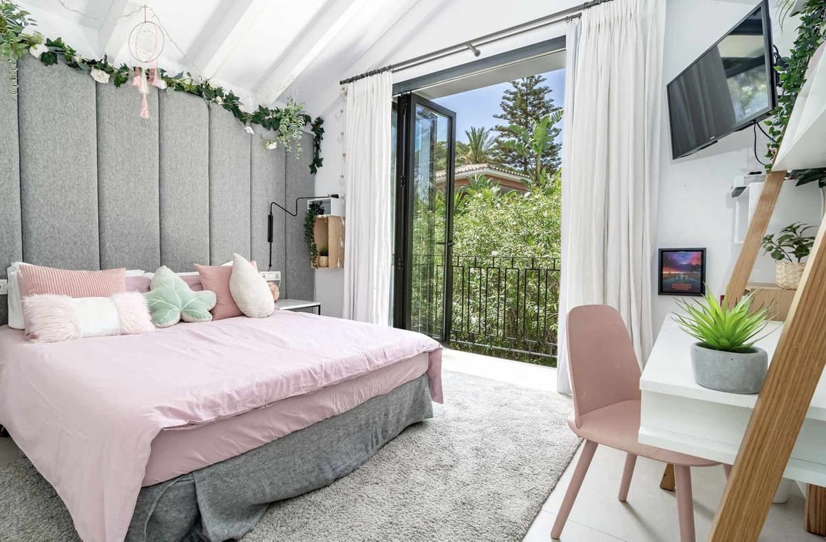 4 quarto Moradia para venda em Nueva Andalucia com piscina - 4 495 000 € (Ref: 8441883)