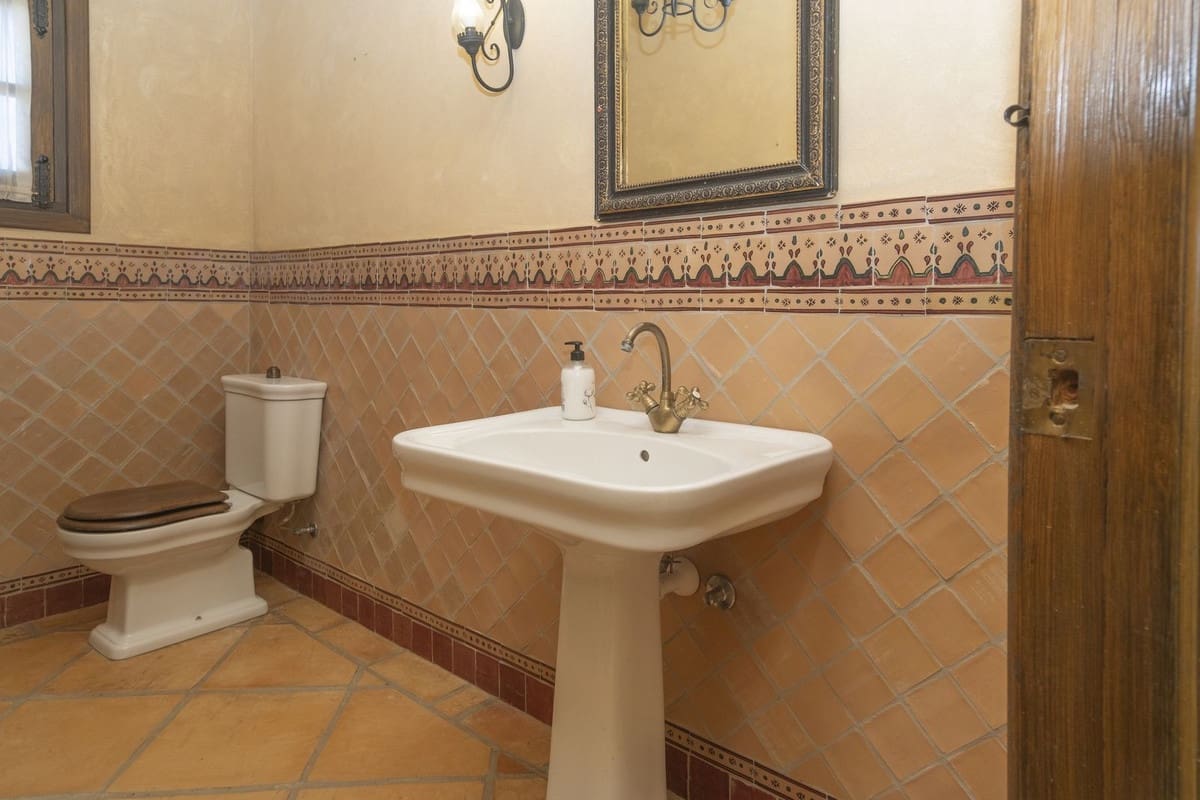 7 soveværelse Finca/Landehus til salg i San Martin del Tesorillo med swimmingpool garage - € 5.500.000 (Ref: 8441918)