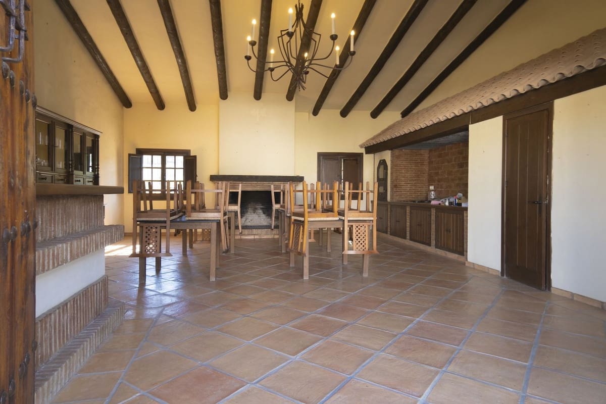 7 soveværelse Finca/Landehus til salg i San Martin del Tesorillo med swimmingpool garage - € 5.500.000 (Ref: 8441918)