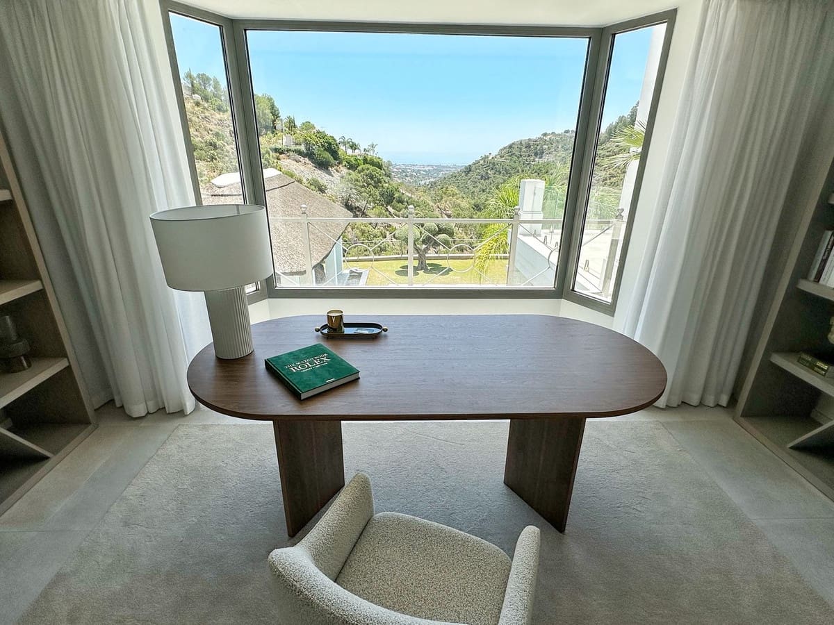 5 soverom Villa til salgs i El Madronal med svømmebasseng garasje - € 8 350 000 (Ref: 8441921)