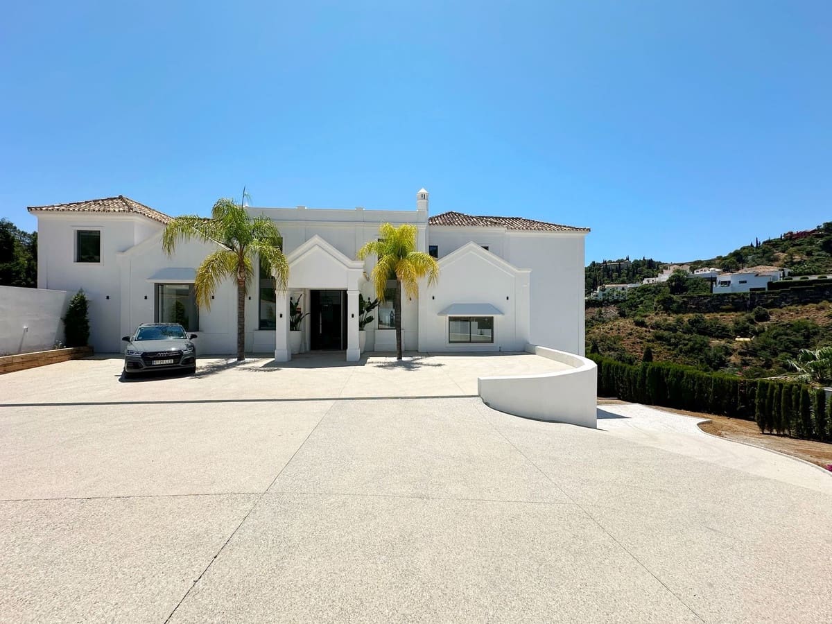 5 soverom Villa til salgs i El Madronal med svømmebasseng garasje - € 8 350 000 (Ref: 8441921)