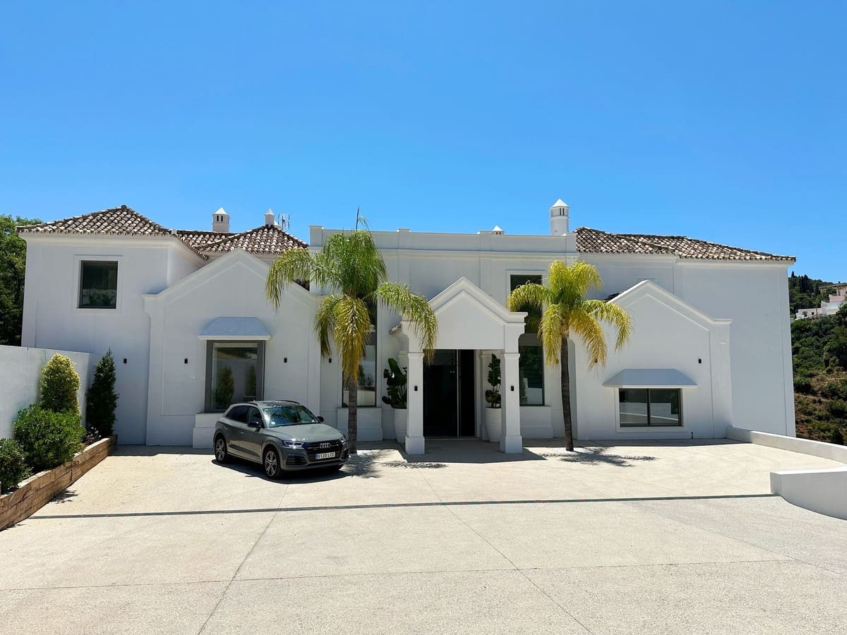 5 soverom Villa til salgs i El Madronal med svømmebasseng garasje - € 8 350 000 (Ref: 8441921)