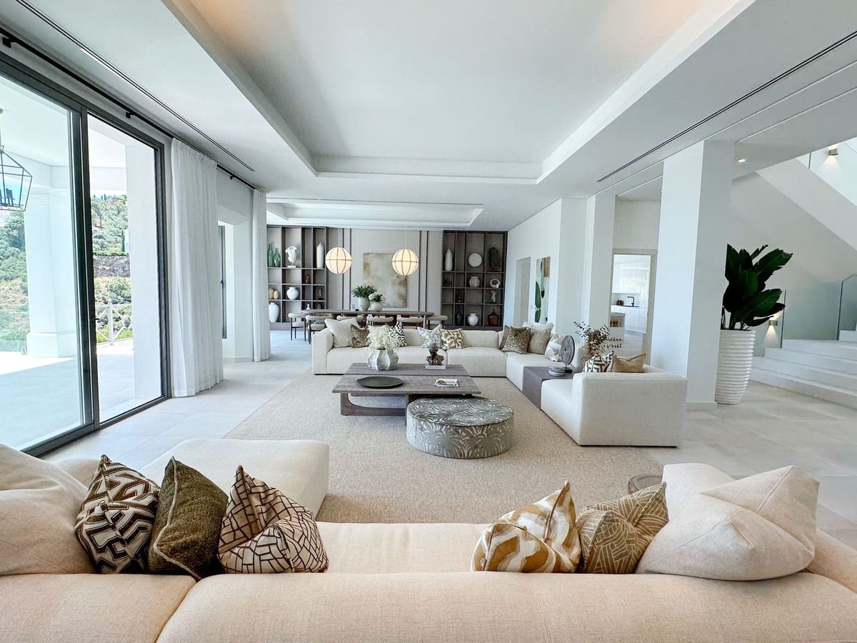 5 soverom Villa til salgs i El Madronal med svømmebasseng garasje - € 8 350 000 (Ref: 8441921)