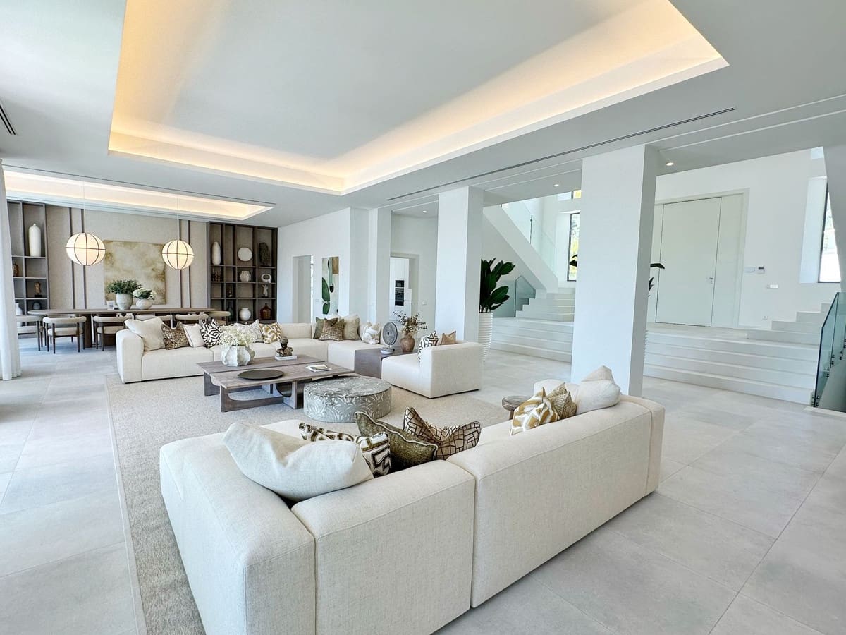 5 soverom Villa til salgs i El Madronal med svømmebasseng garasje - € 8 350 000 (Ref: 8441921)