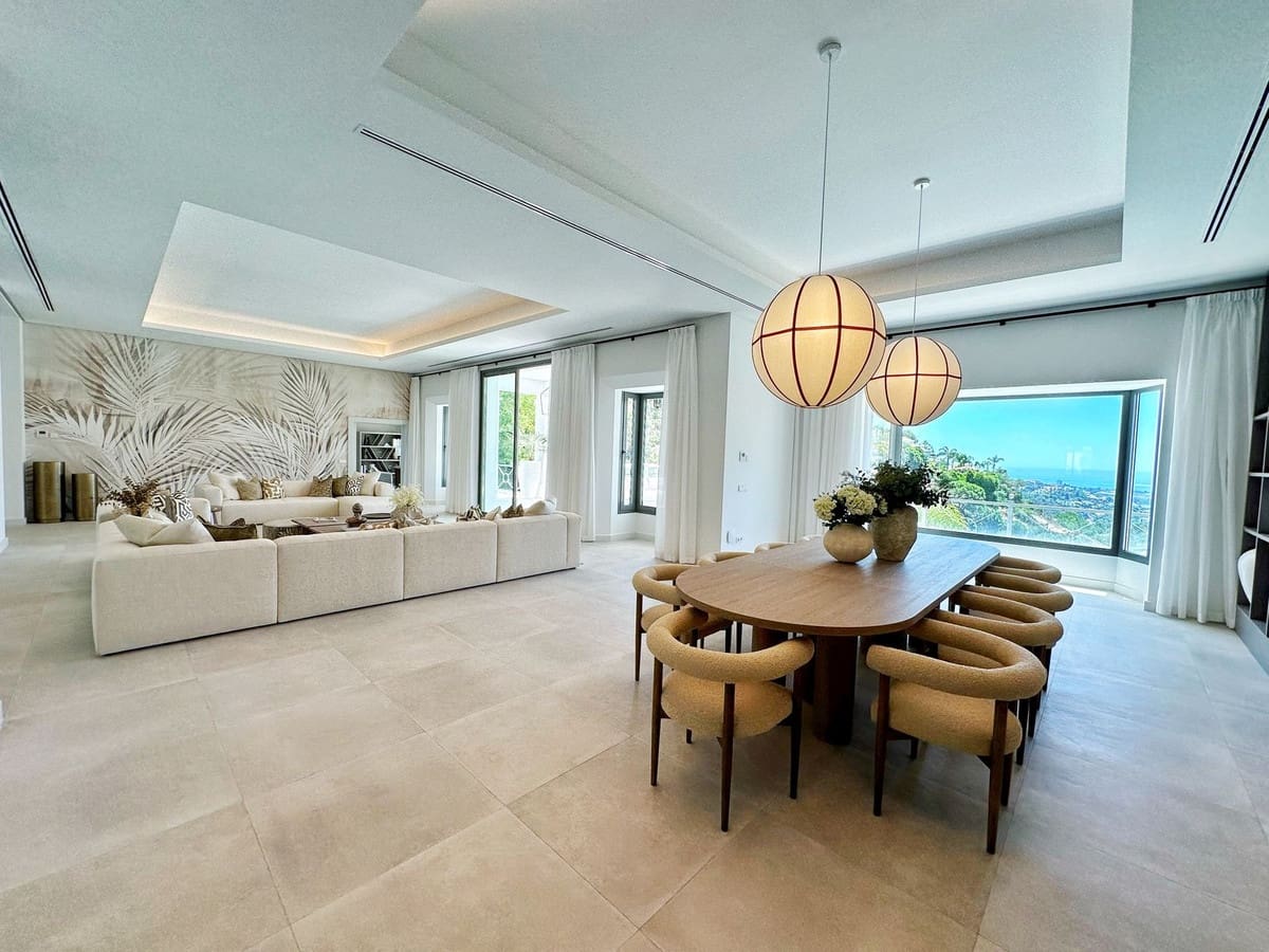 5 soverom Villa til salgs i El Madronal med svømmebasseng garasje - € 8 350 000 (Ref: 8441921)