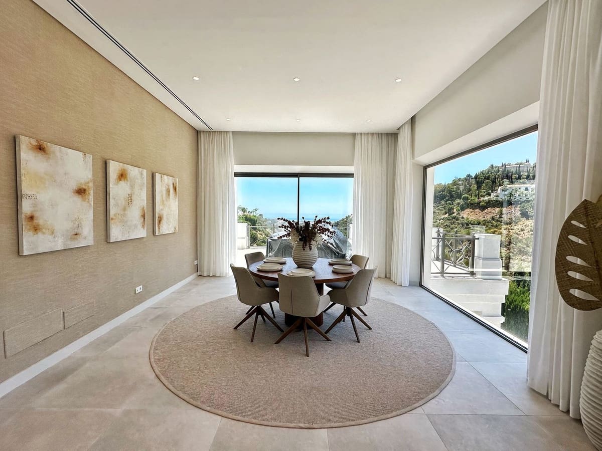 5 soverom Villa til salgs i El Madronal med svømmebasseng garasje - € 8 350 000 (Ref: 8441921)