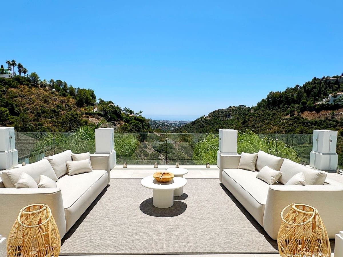 5 soverom Villa til salgs i El Madronal med svømmebasseng garasje - € 8 350 000 (Ref: 8441921)