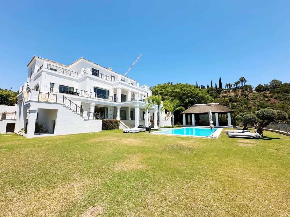 5 soverom Villa til salgs i El Madronal med svømmebasseng garasje - € 8 350 000 (Ref: 8441921)