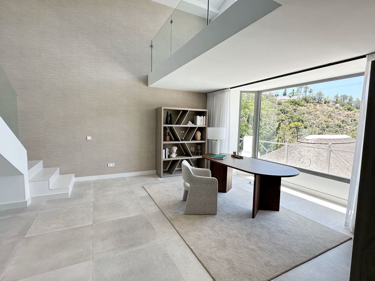 5 soverom Villa til salgs i El Madronal med svømmebasseng garasje - € 8 350 000 (Ref: 8441921)