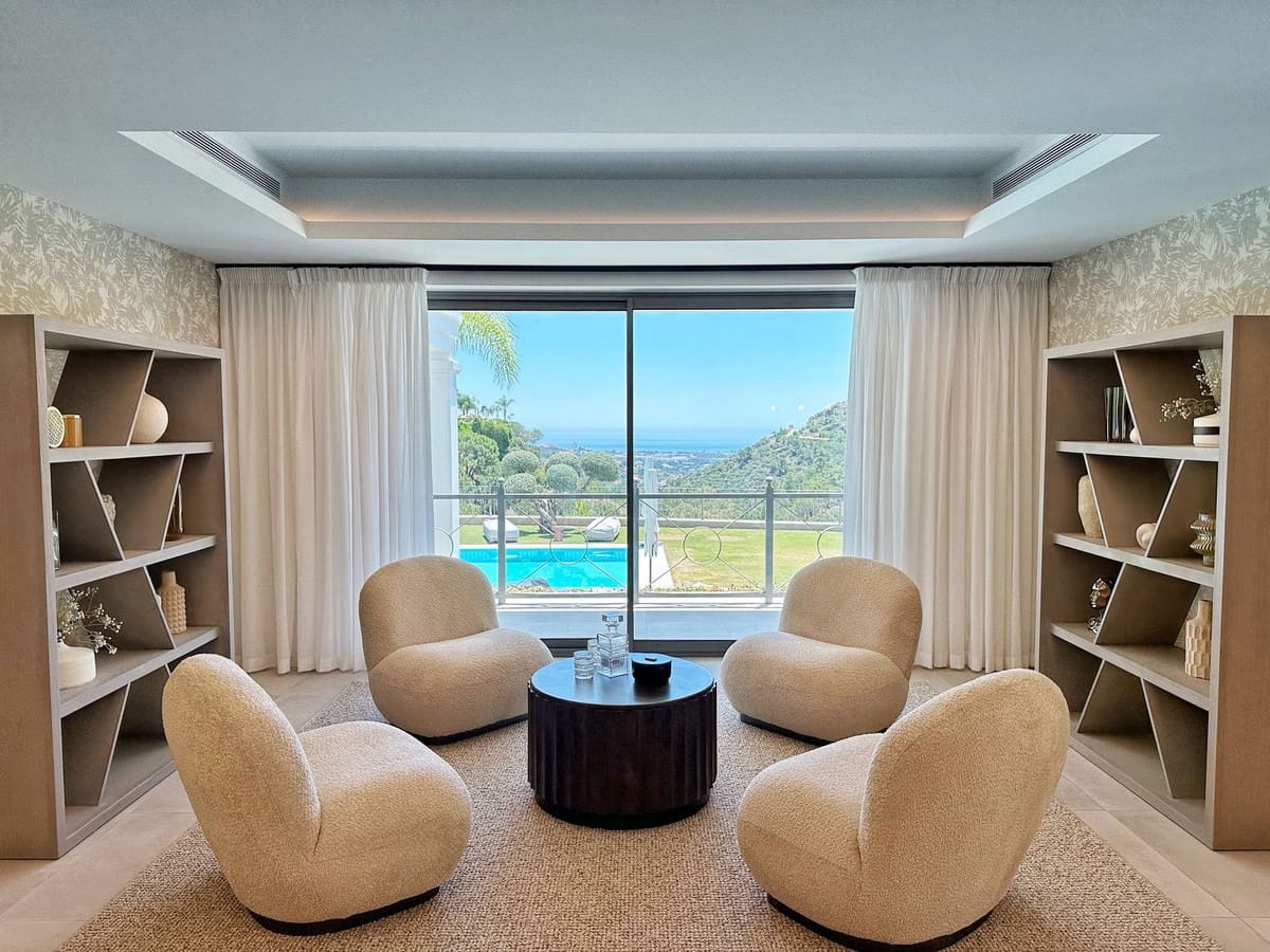 5 soverom Villa til salgs i El Madronal med svømmebasseng garasje - € 8 350 000 (Ref: 8441921)