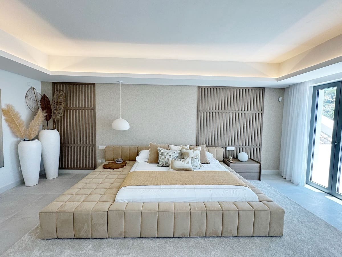 5 soverom Villa til salgs i El Madronal med svømmebasseng garasje - € 8 350 000 (Ref: 8441921)