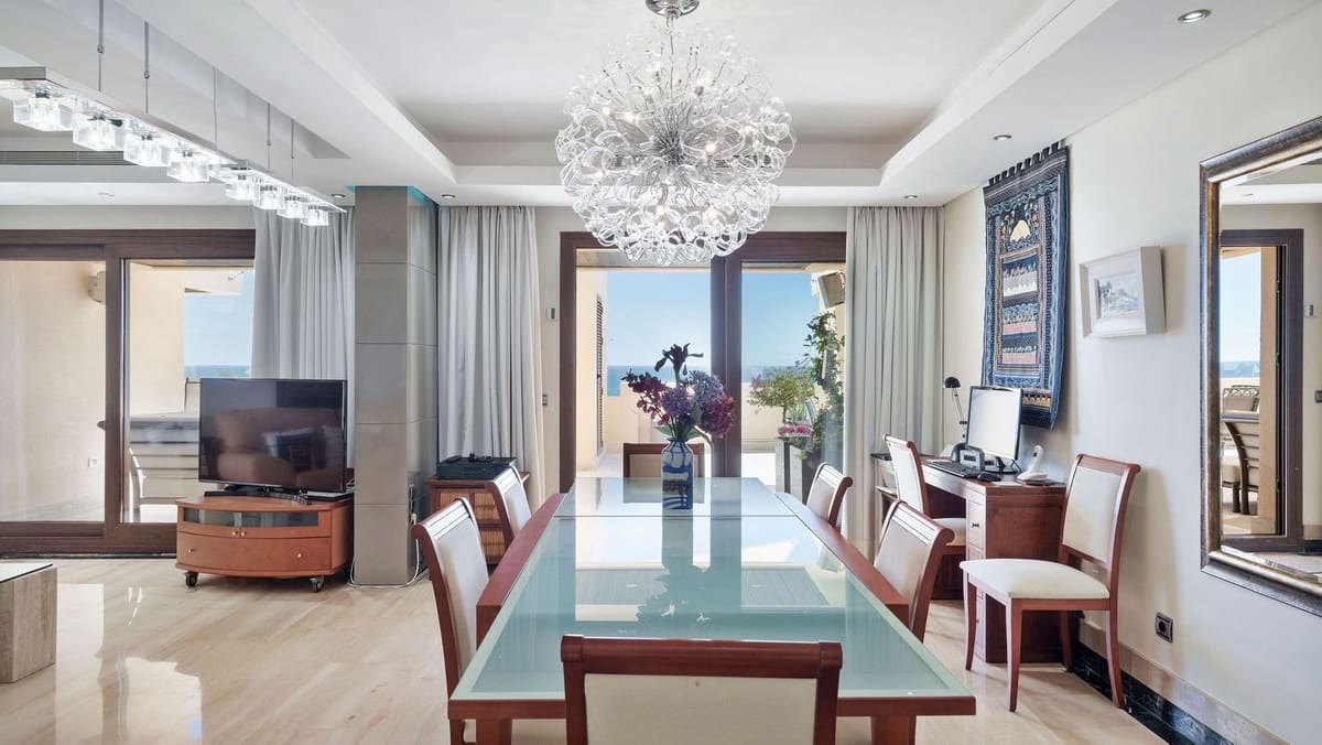 6 bedroom Studio for sale in Estepona with pool - € 3,850,000 (Ref: 8441928)
