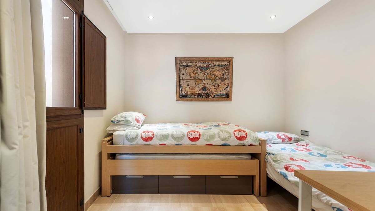 6 bedroom Studio for sale in Estepona with pool - € 3,850,000 (Ref: 8441928)