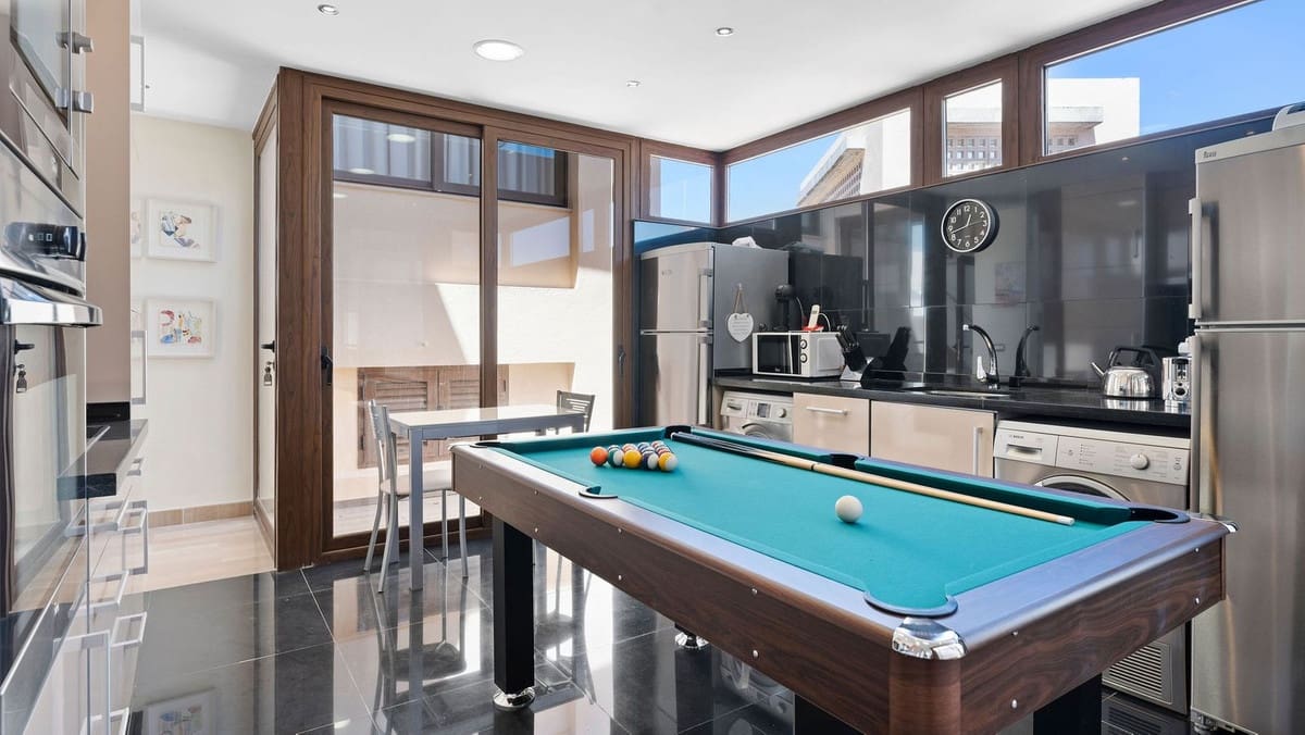 6 bedroom Studio for sale in Estepona with pool - € 3,850,000 (Ref: 8441928)