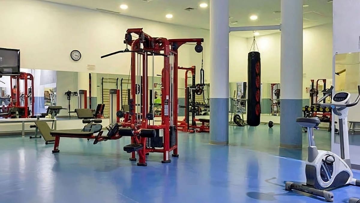 6 bedroom Studio for sale in Estepona with pool - € 3,850,000 (Ref: 8441928)