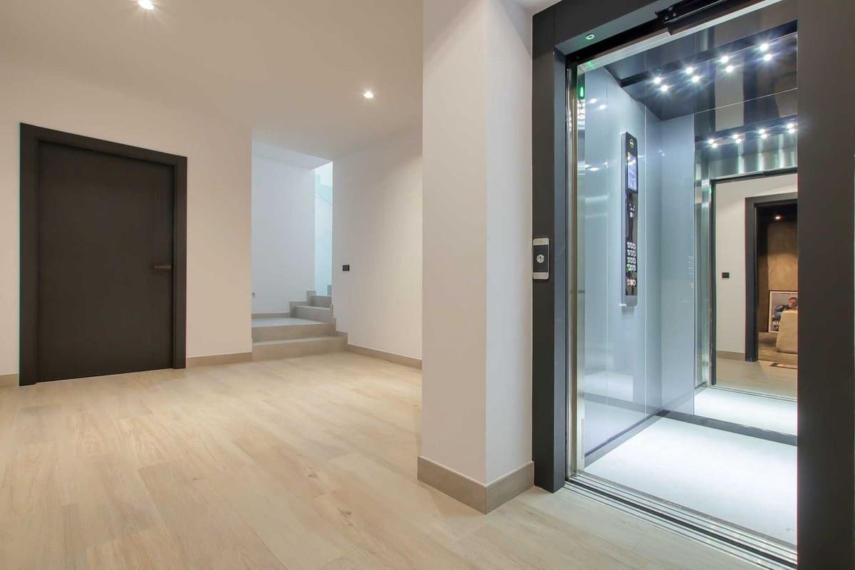 5 soveværelse Villa til salg i Marbella med swimmingpool garage - € 7.900.000 (Ref: 8441953)