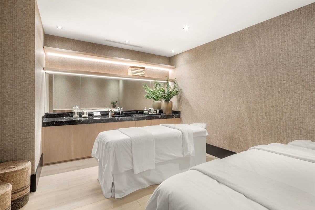 6 soverom Villa til salgs i Nueva Andalucia med svømmebasseng - € 15 450 000 (Ref: 8441963)