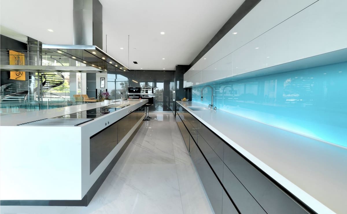 5 quarto Moradia para venda em Benahavis com piscina garagem - 3 995 000 € (Ref: 8442009)