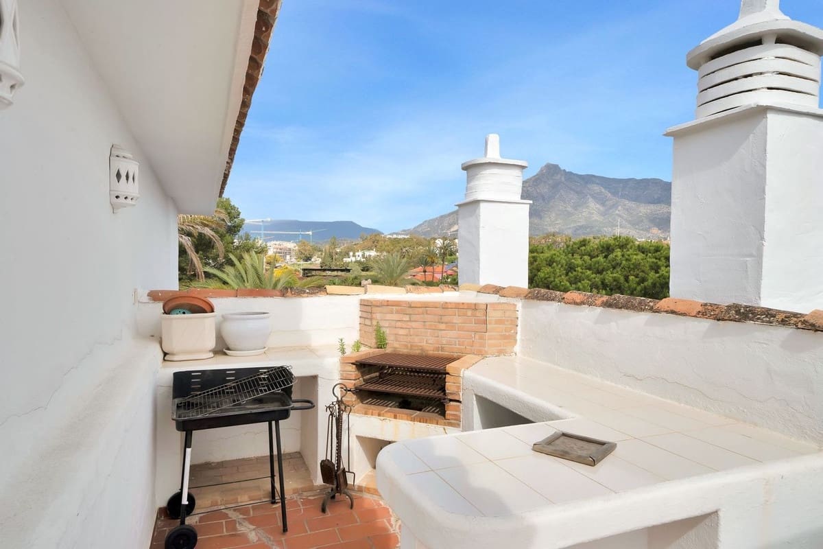3 quarto Penthouse para venda em Marbella com piscina garagem - 4 700 000 € (Ref: 8442023)