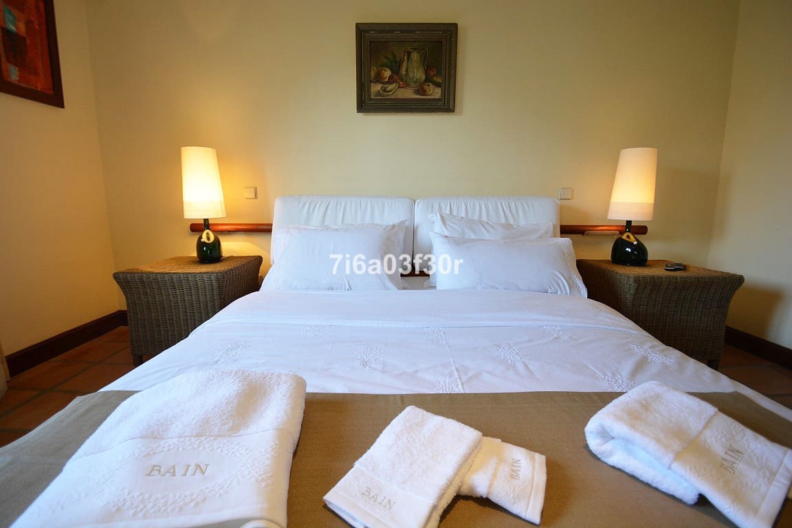 5 sypialnia Willa na sprzedaż w Nueva Andalucia z basenem garażem - 3 500 000 € (Ref: 8442029)