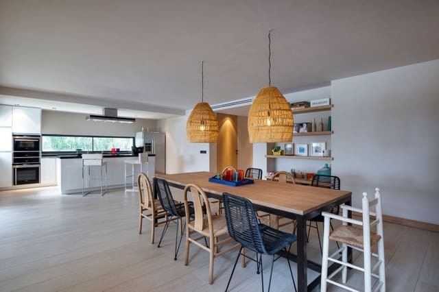 6 sypialnia Willa na sprzedaż w Las Brisas, Marbella z basenem - 5 250 000 € (Ref: 8442053)