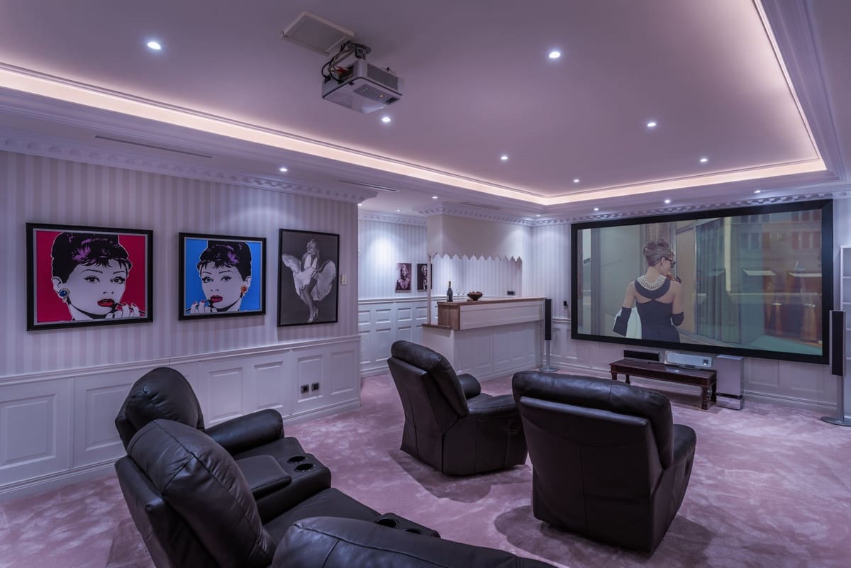 8 sovrum Villa till salu i Nueva Andalucia med pool - 11 950 000 € (Ref: 8442068)