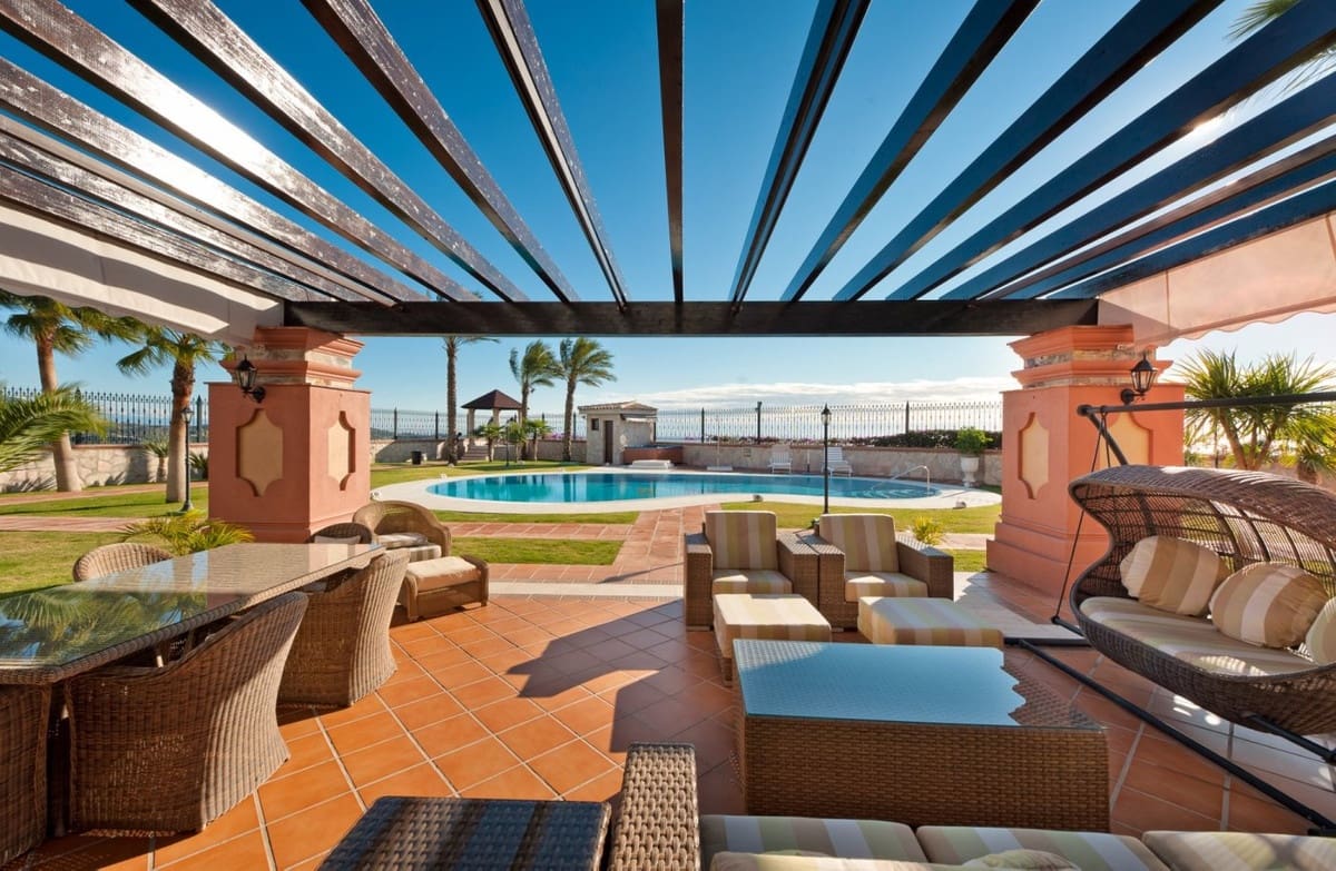 7 bedroom Villa for sale in La Cala de Mijas with pool garage - € 5,600,000 (Ref: 8442073)