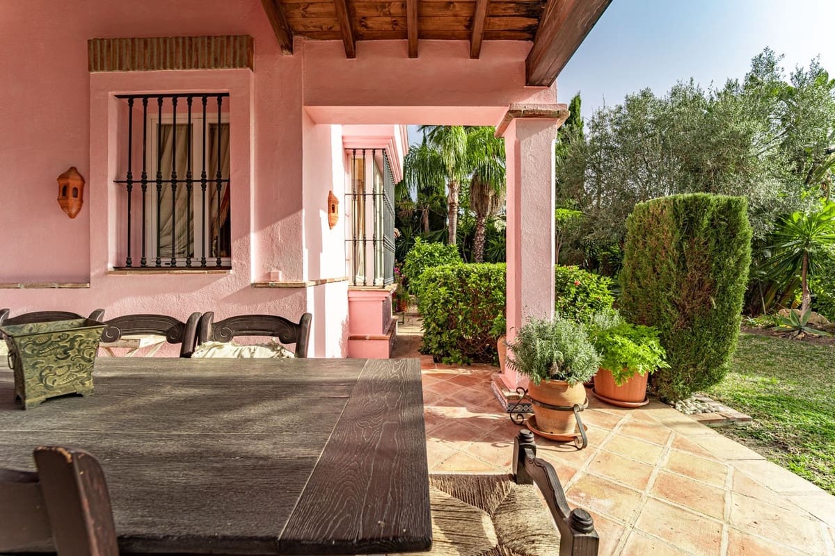 5 soverom Villa til salgs i Benahavis med svømmebasseng - € 5 250 000 (Ref: 8442074)