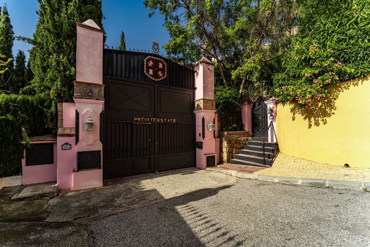 5 soverom Villa til salgs i Benahavis med svømmebasseng - € 5 250 000 (Ref: 8442074)