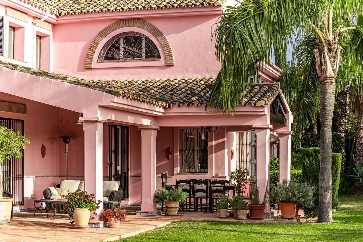 5 soverom Villa til salgs i Benahavis med svømmebasseng - € 5 250 000 (Ref: 8442074)