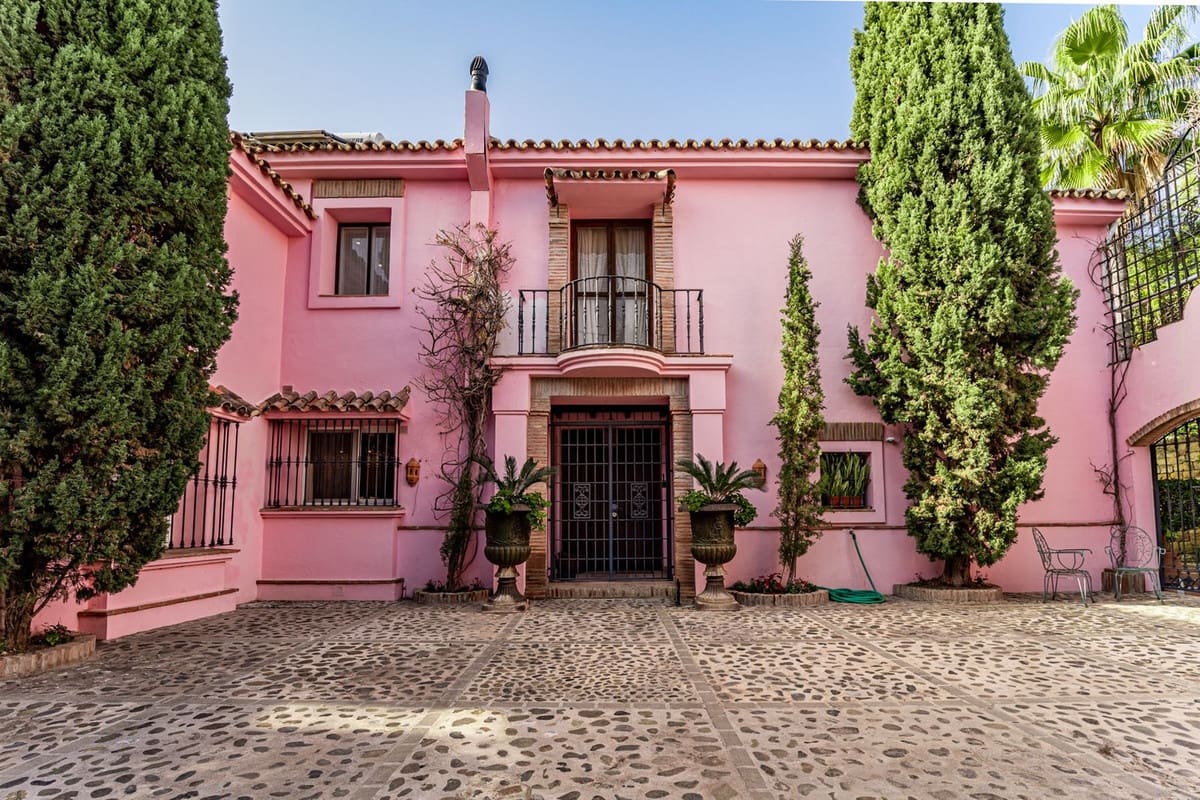 5 soverom Villa til salgs i Benahavis med svømmebasseng - € 5 250 000 (Ref: 8442074)